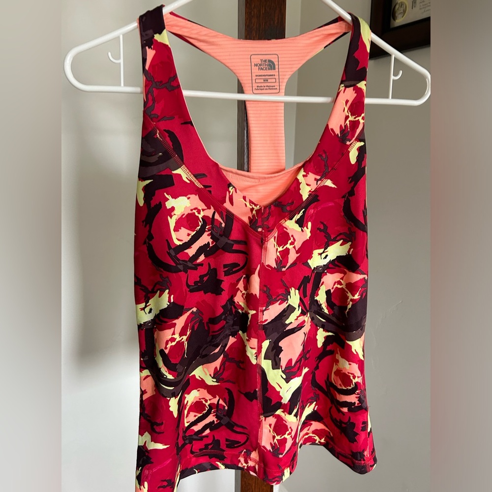 The North Faceβ Vapor Wick Floral Womenβs Athletic Tank Top Size M